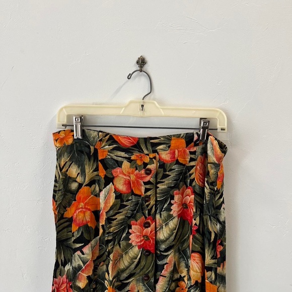 midi to maxi floral hawaiian print skirt with button details down the front - Picture 2 of 7